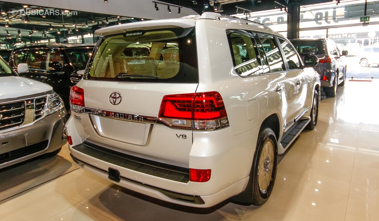 Toyota Land Cruiser GXR White Edition