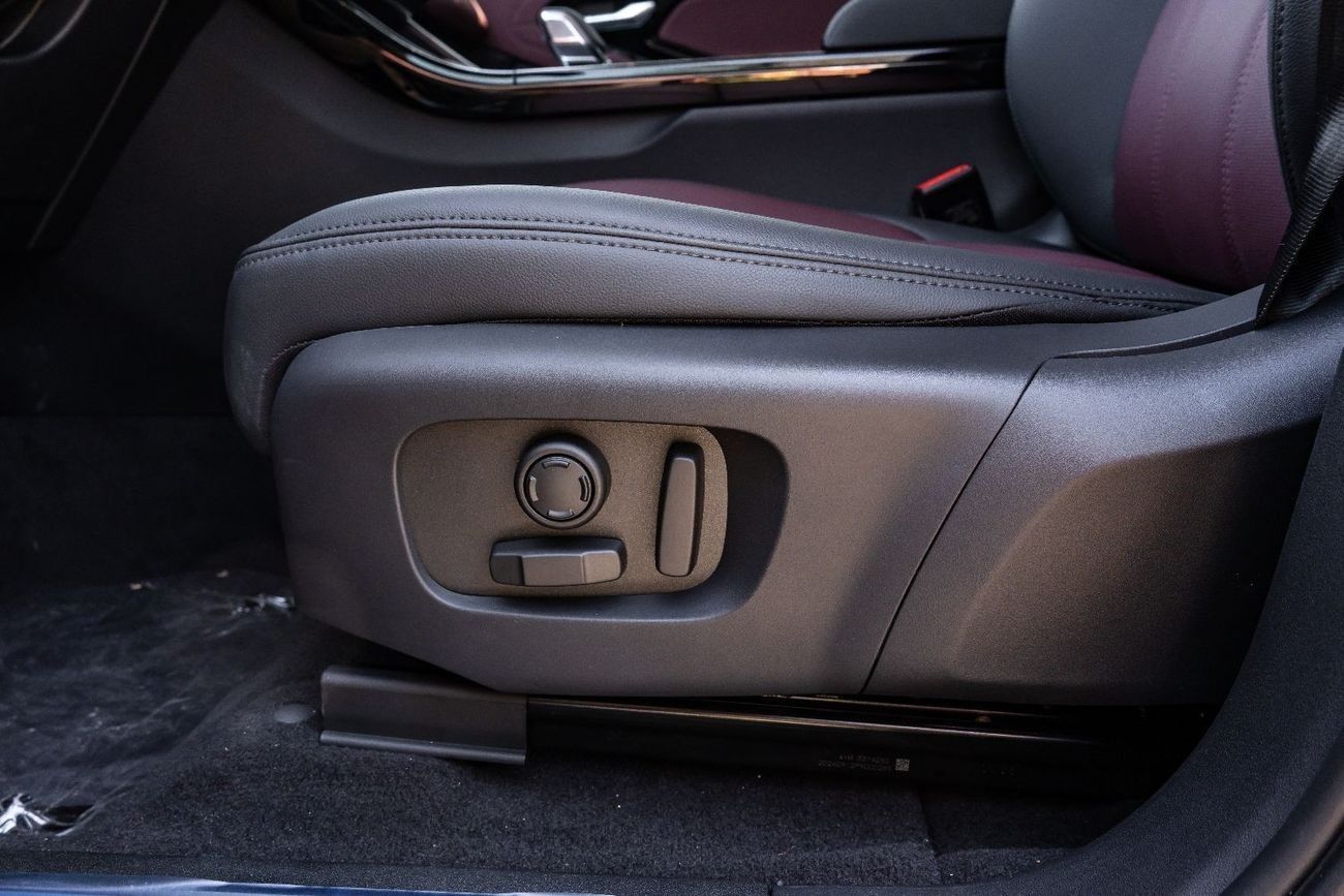 لاند روفر رانج روفر إيفوك 2025 | RANGE ROVER EVOQUE 249PS PREMIUM HONOR [ EXPORT ONLY ]