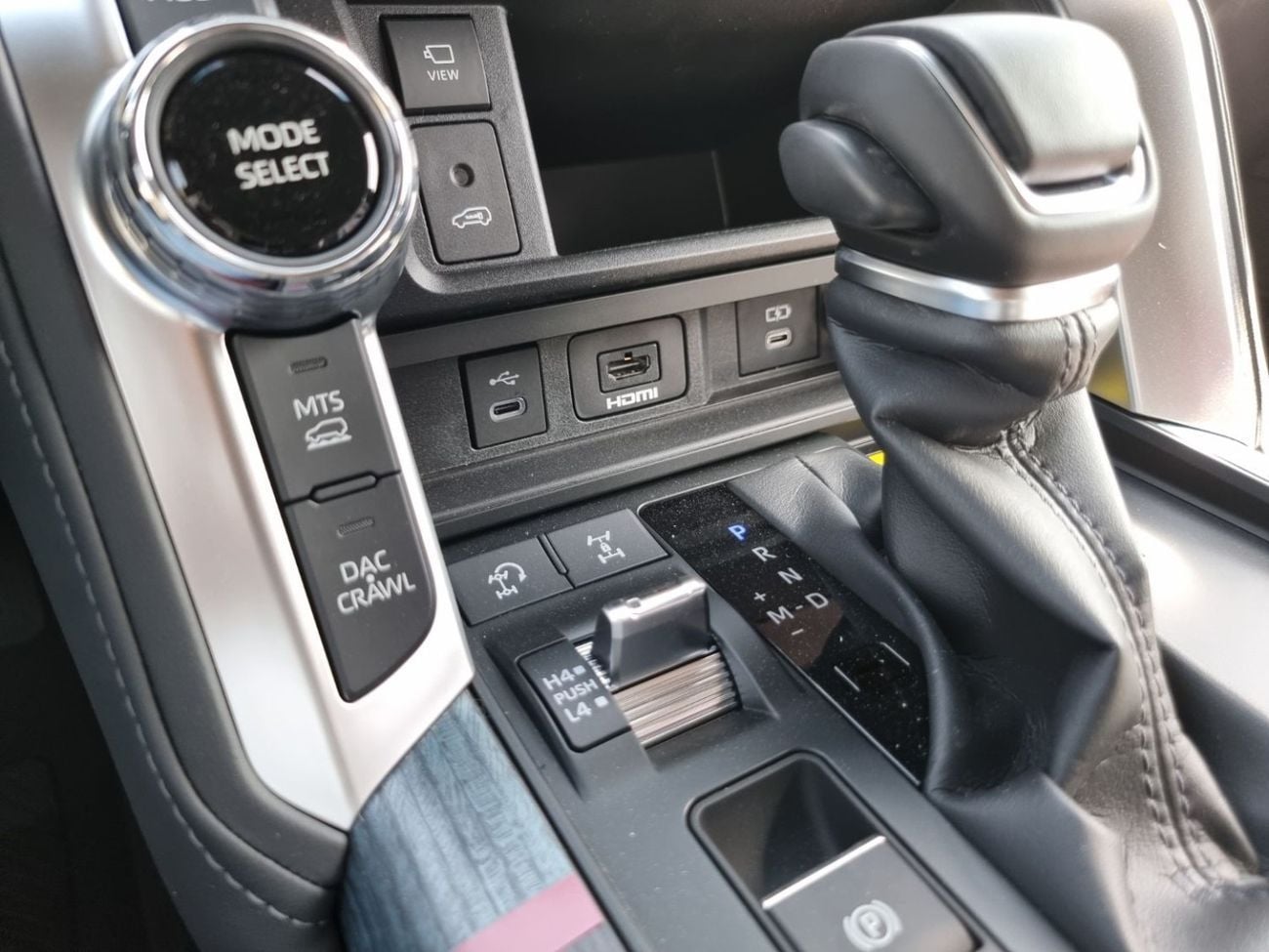 Toyota Land Cruiser VXR LC 300 3.3L DIESEL VXR FULL OPTION 7 SEATER