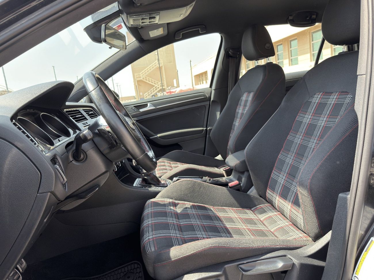 Volkswagen Golf GTI Sport 2.0T