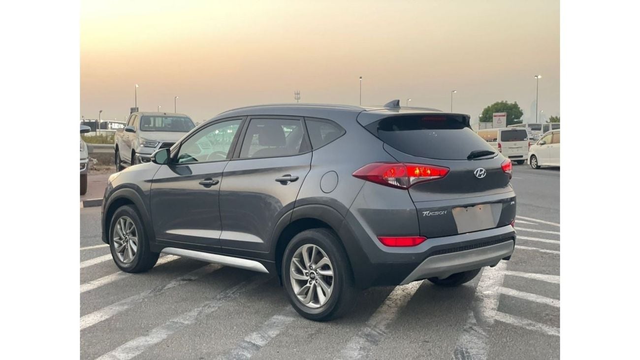 Hyundai Tucson 2017 Hyundai Tucson Limited 2.0L V4 GDi Premium - Push Start - 4x4 AWD - 75,000 mileage
