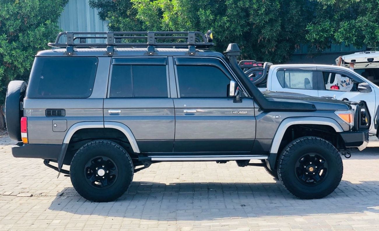 تويوتا لاند كروزر 70 LC76 RHD 1HZ 4.2L V6 Diesel Engine Manual Gear 4WD 7 Seats 5 Doors