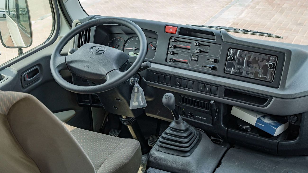 تويوتا كوستر 2026 Toyota Coaster 4.0L Diesel MT 22 seaters Electric doors with Fridge