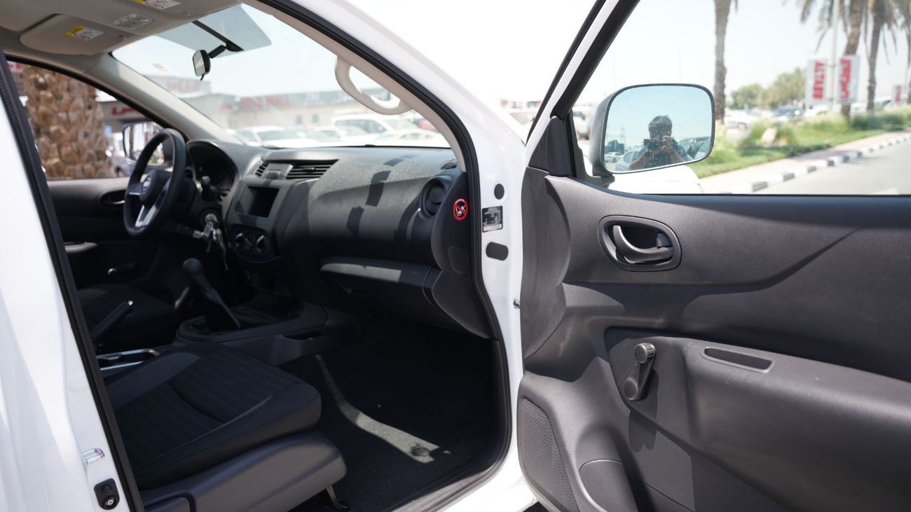 Nissan Navara Nissan Navara 2.5 Diesel XE 4X2 MT SCab Plus MY-2023