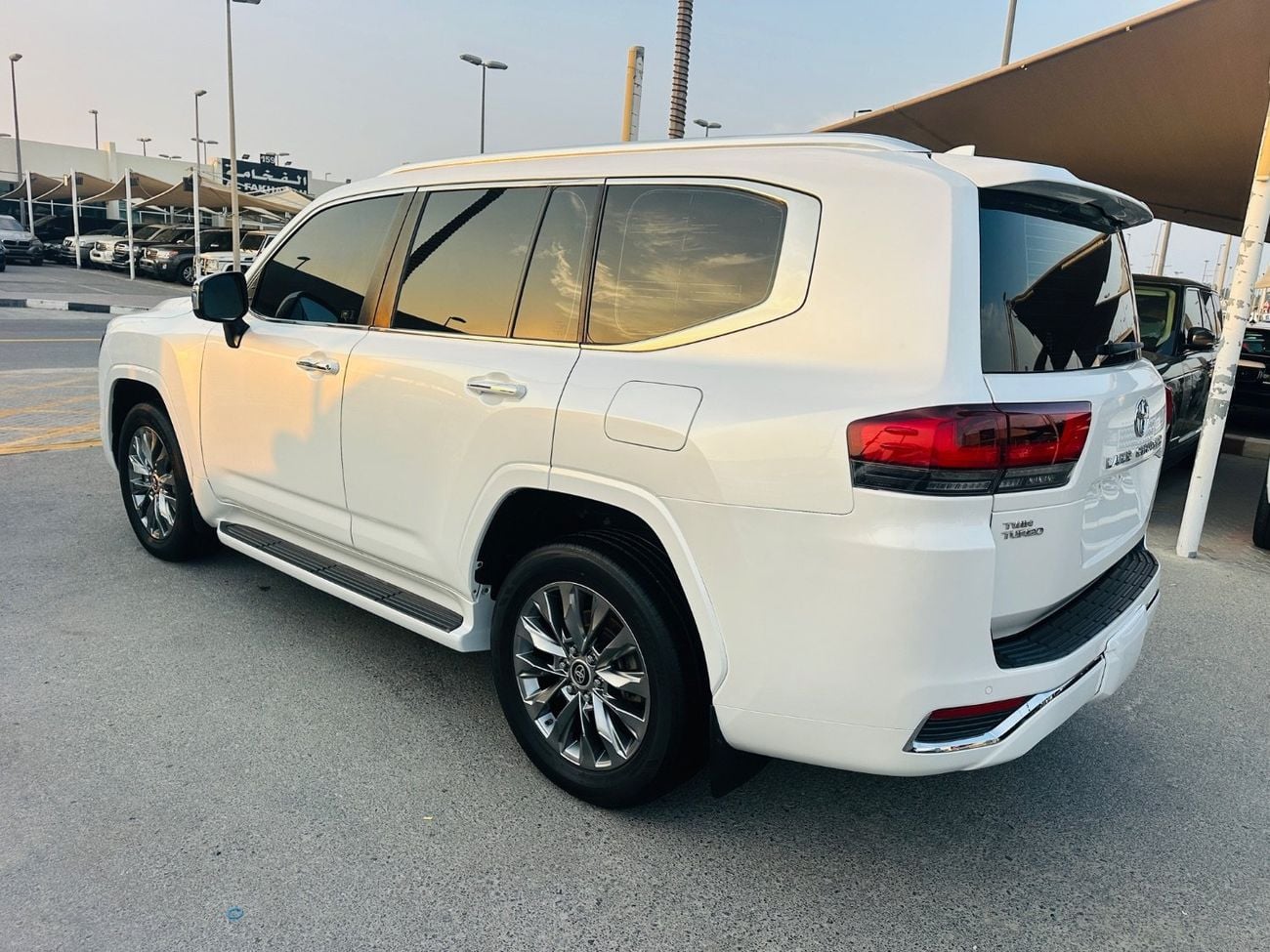 تويوتا لاند كروزر VXR