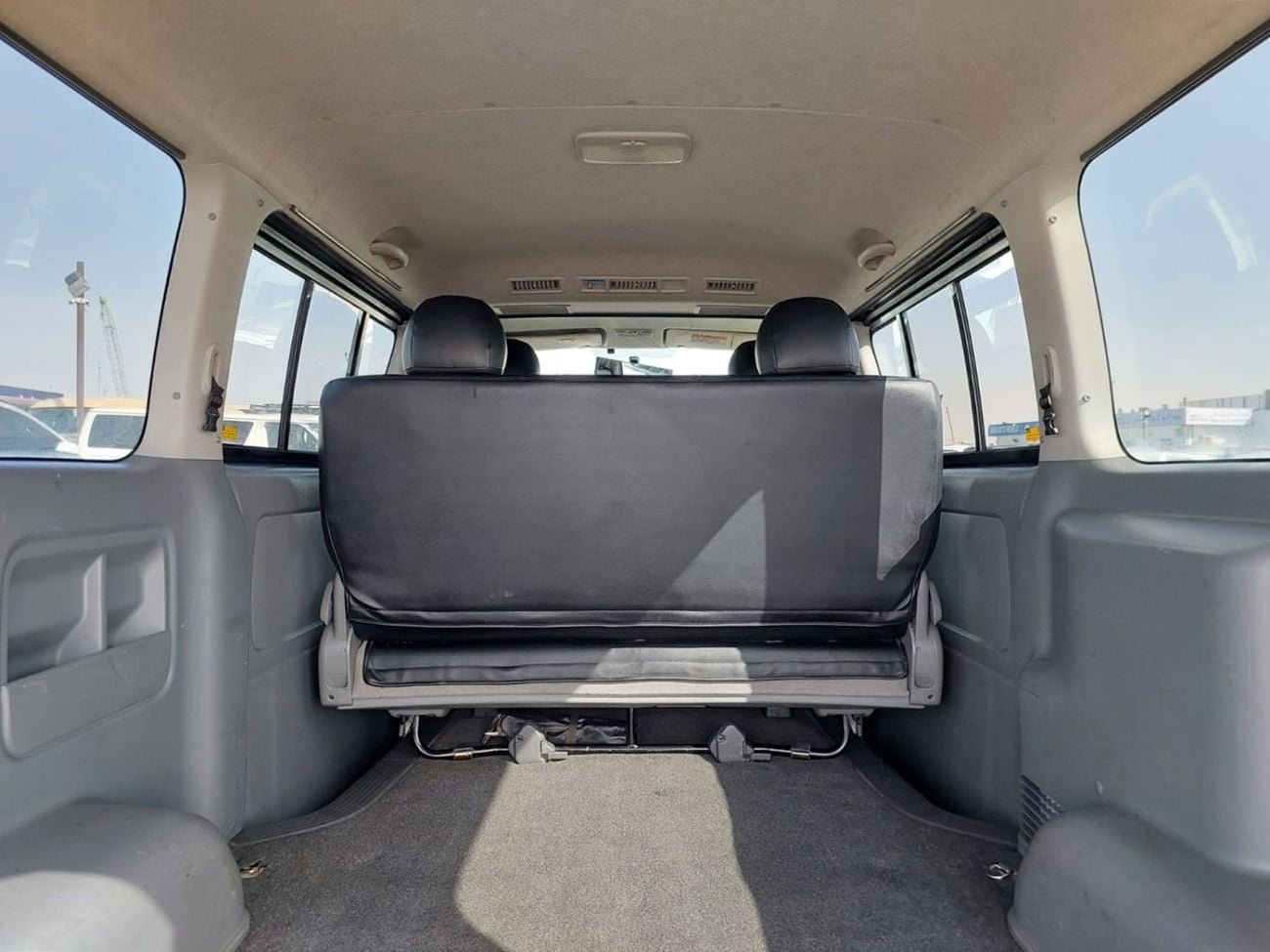 تويوتا هاياس TOYOTA HIACE VAN RHD 2004 MODEL 2.0 L PETROL AUTOMATIC(PM02513)