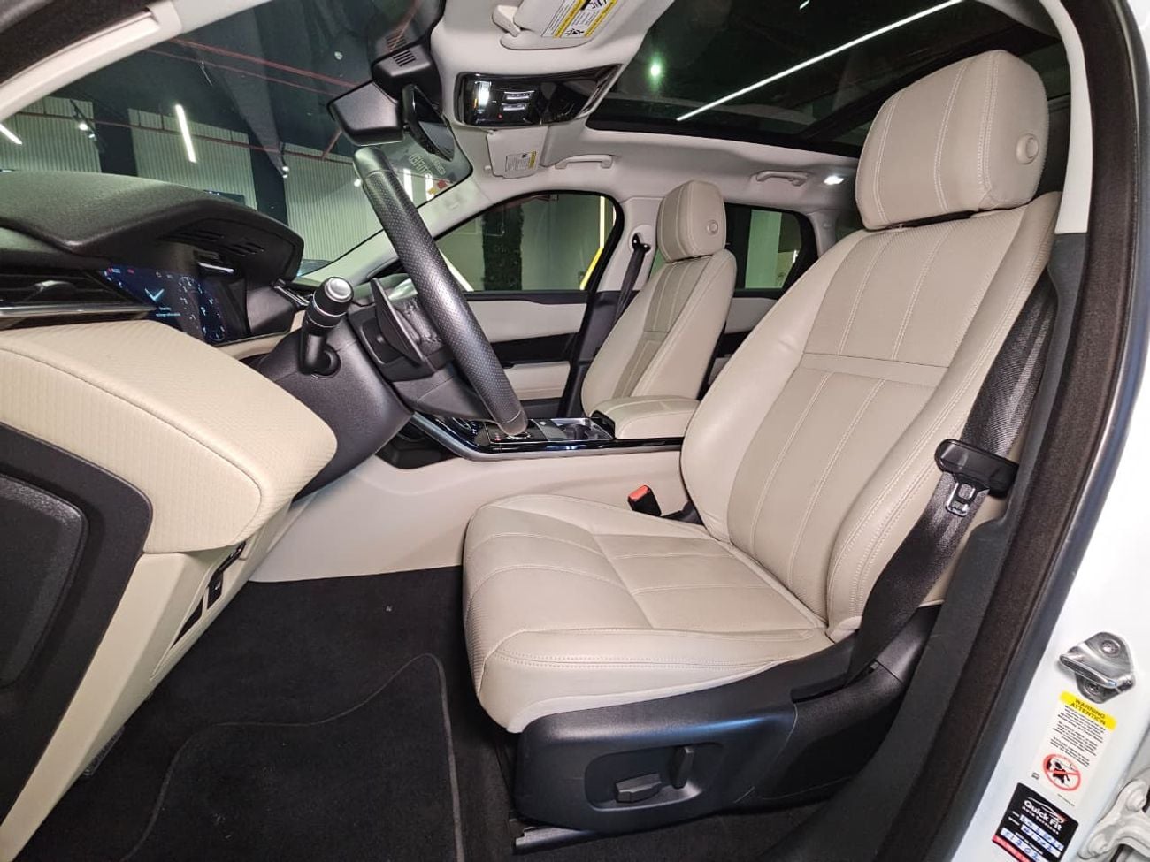 لاند روفر رينج روفر فيلار P250 R-Dynamic S 2.0L