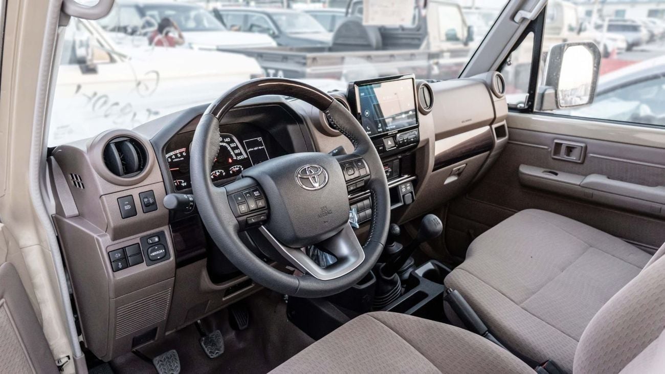 تويوتا لاند كروزر بيك آب 2026 Toyota Land Cruiser LC 79 2.8L MT Diesel (Beige-Brown)