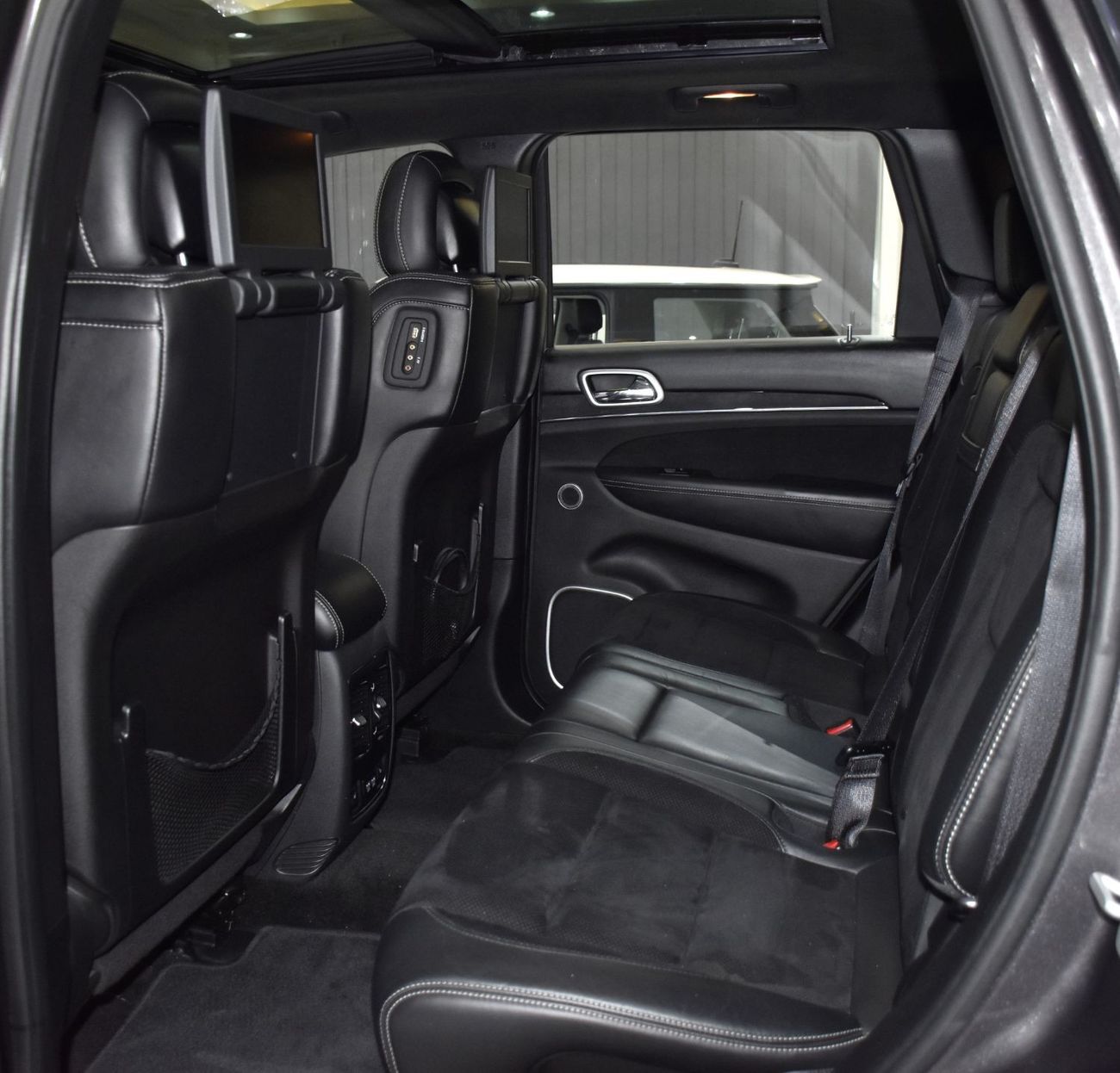 Jeep Grand Cherokee EXCELLENT DEAL for our Jeep Grand Cherokee SRT ( 2015 Model ) in Grey Color GCC Specs