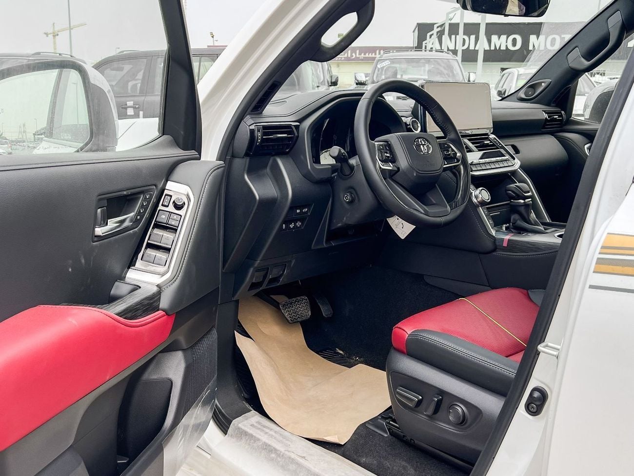 تويوتا لاند كروزر EXPORT ONLY - Toyota LC300 3.5L VXR (GCC Specification)