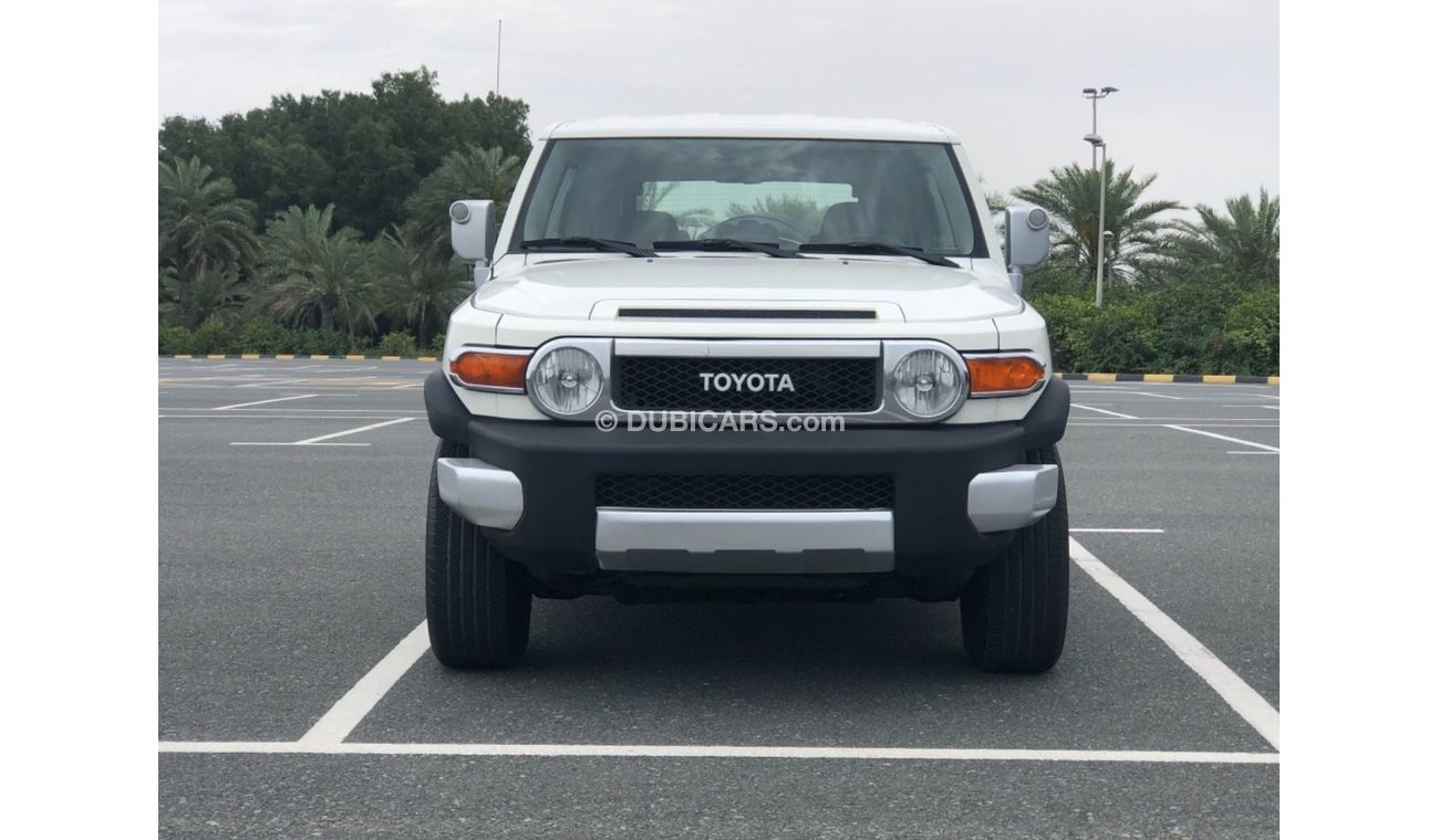 تويوتا إف جي كروزر موديل 2010 خليجي حاله ممتازه جدا من الداخل والخارج فل مواصفات