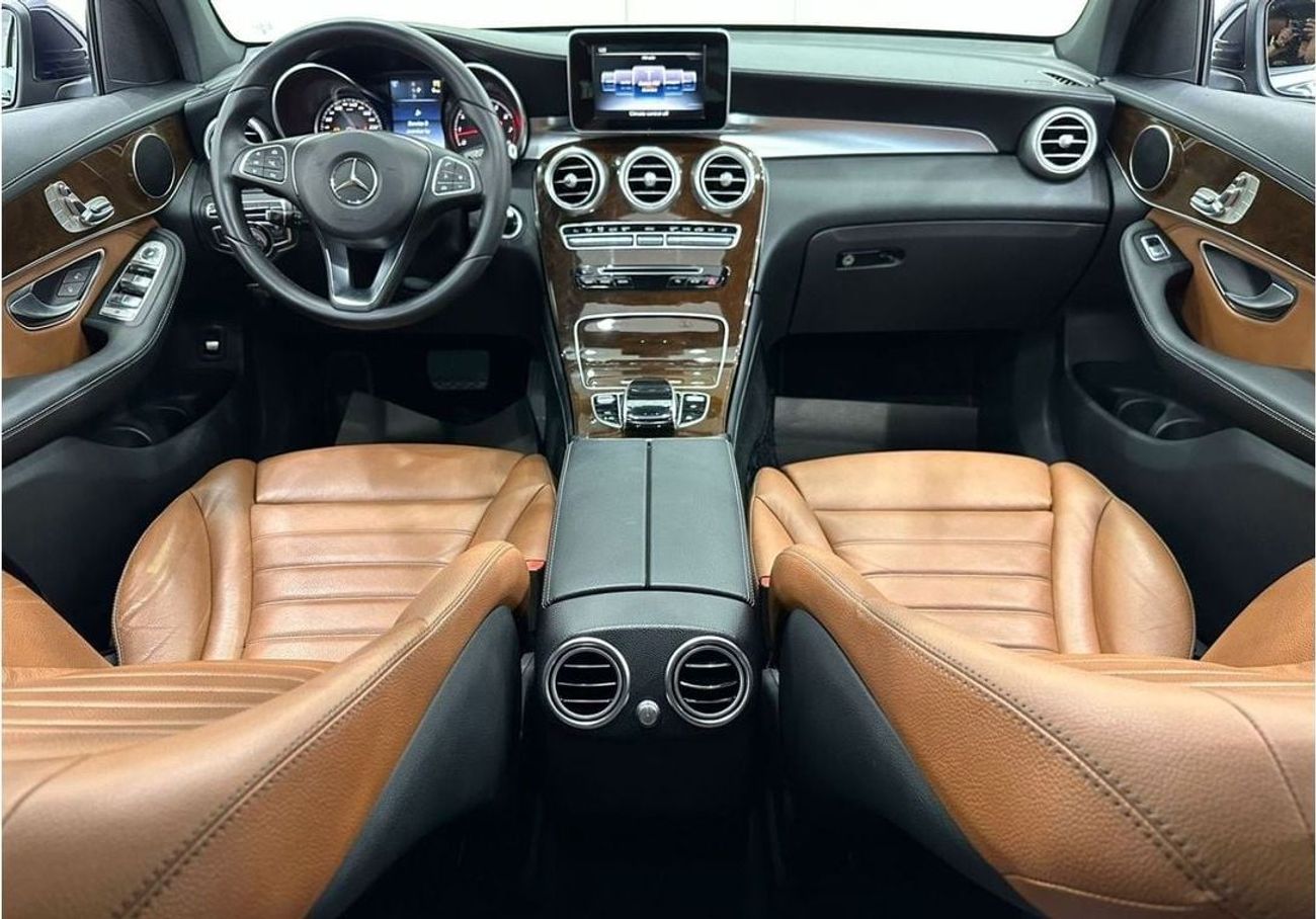 Mercedes-Benz GLC 250 4MATIC 2.0L 2017 Mercedes Benz GLC250 AMG 4MATIC, Full Mercedes Service History, Full Options, GCC