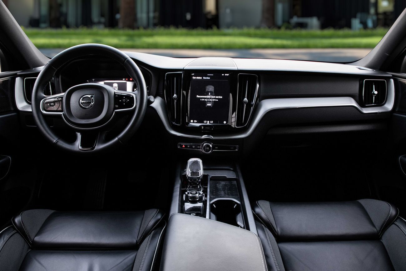 فولفو XC 60 XC60 B5 Ultimate Dark | 2,625 P.M | 0% Downpayment | Al Futtaim Warranty!