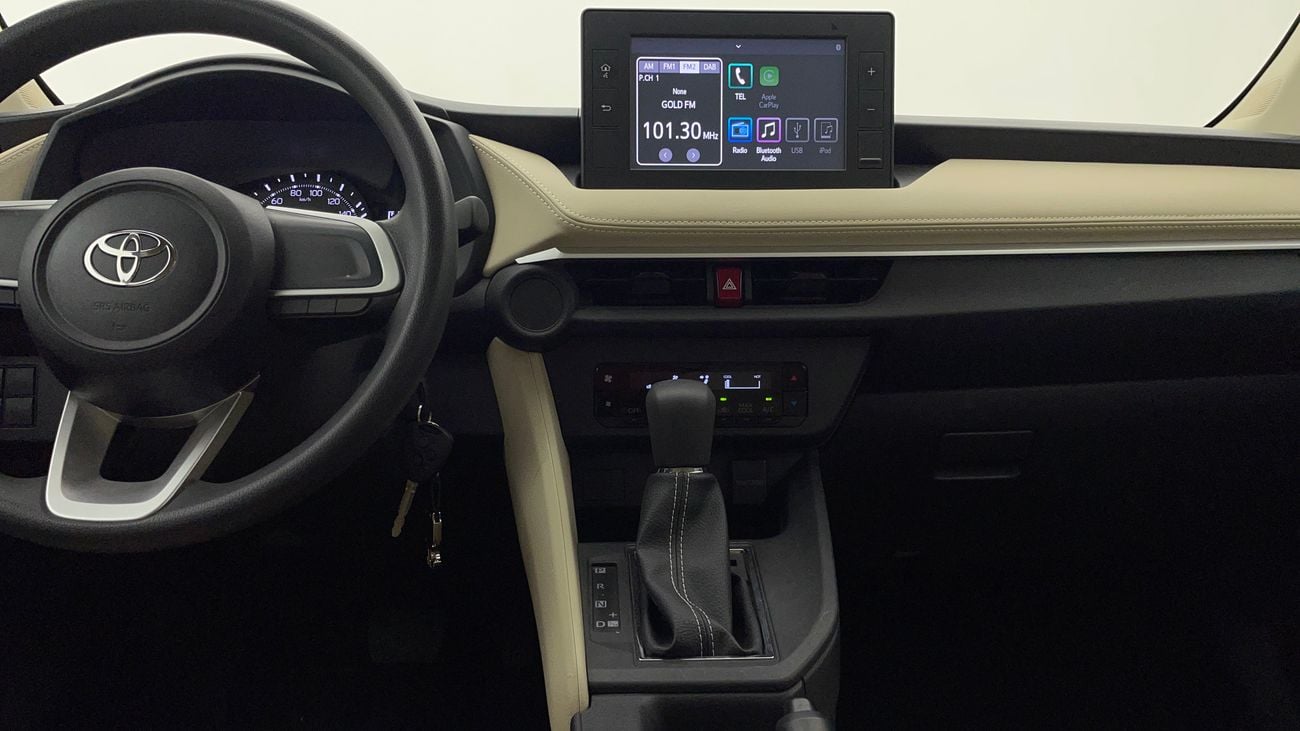 تويوتا يارس E 1.5 | بدون دفعة مقدمة | اختبار القيادة في المنزل