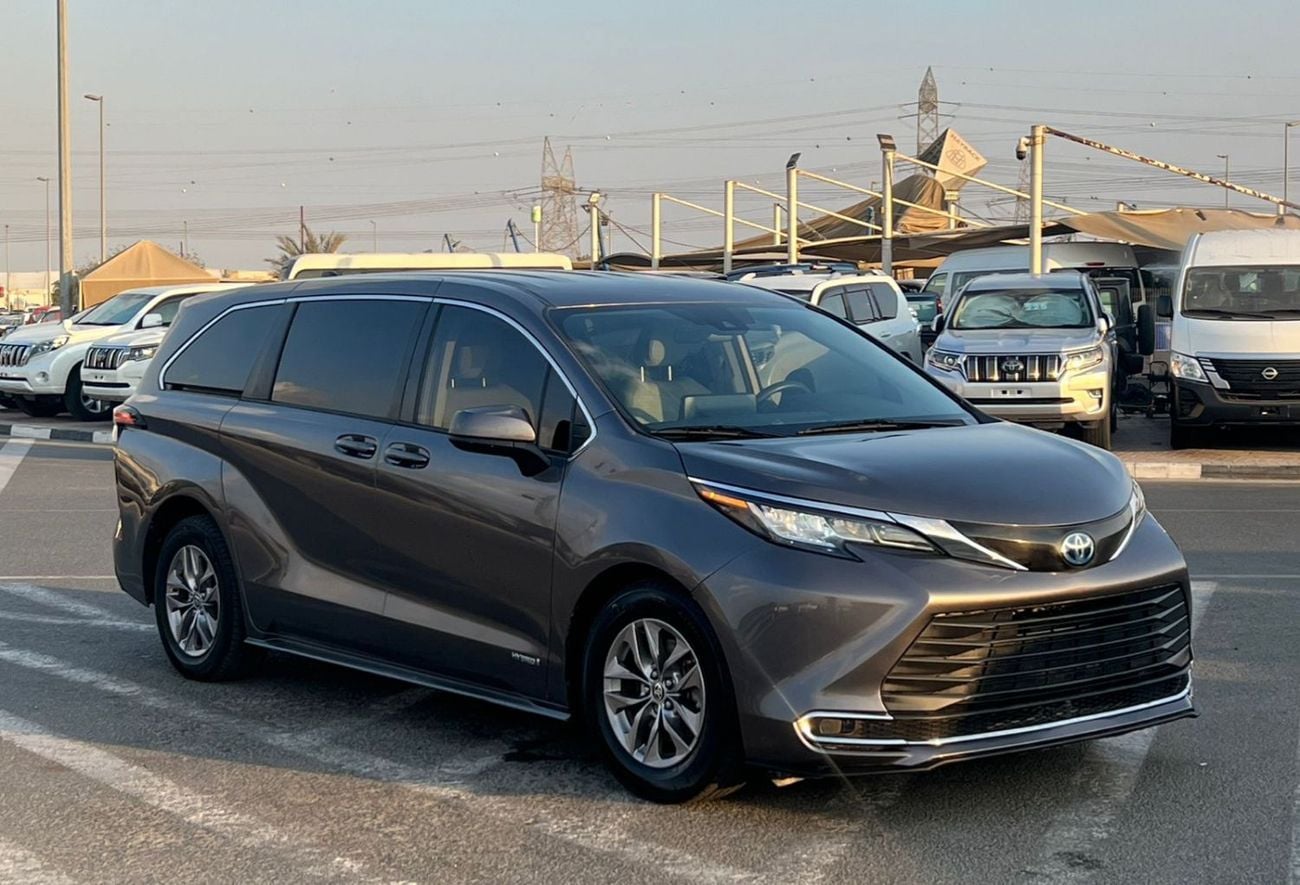 Toyota Sienna LE (NON GCC) 2021 Toyota Sienna Hybrid 2.5L V4 - 7 Seater Doors Full Auto With Radar -