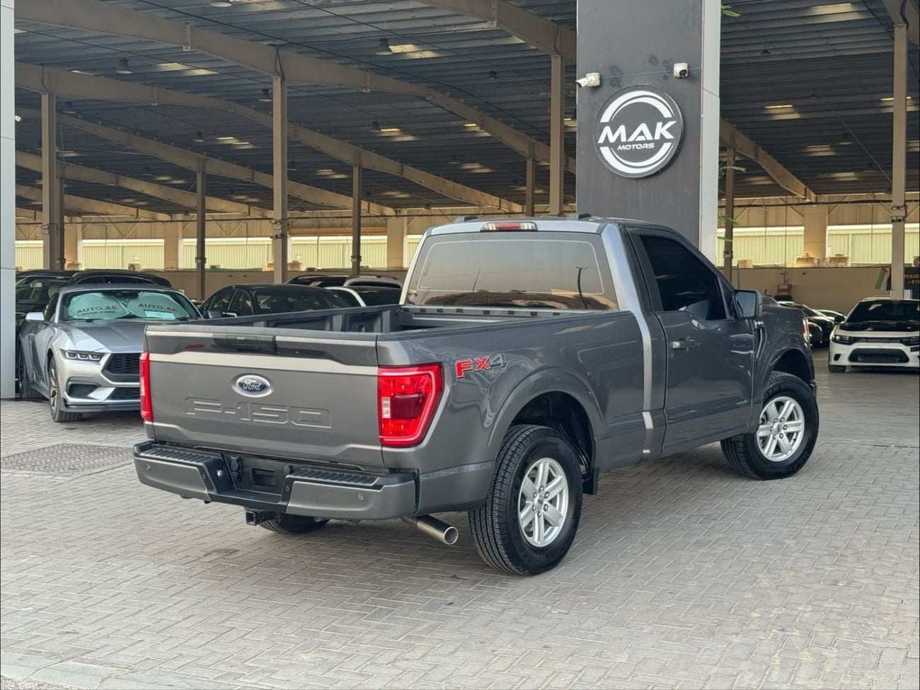 فورد F 150 XLT محرك V8 سعة 5.0 لتر / دفع رباعي / رادار / مساعد الطريق / لوحة عدادات إلكترونية / شاشة كبيرة