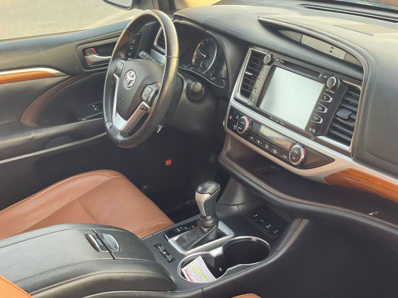 Toyota Highlander 2019 Toyota Highlander 3.5L V6 - Limited Edition Full Option 4x4 AWD - Inside Brown - Special Specs