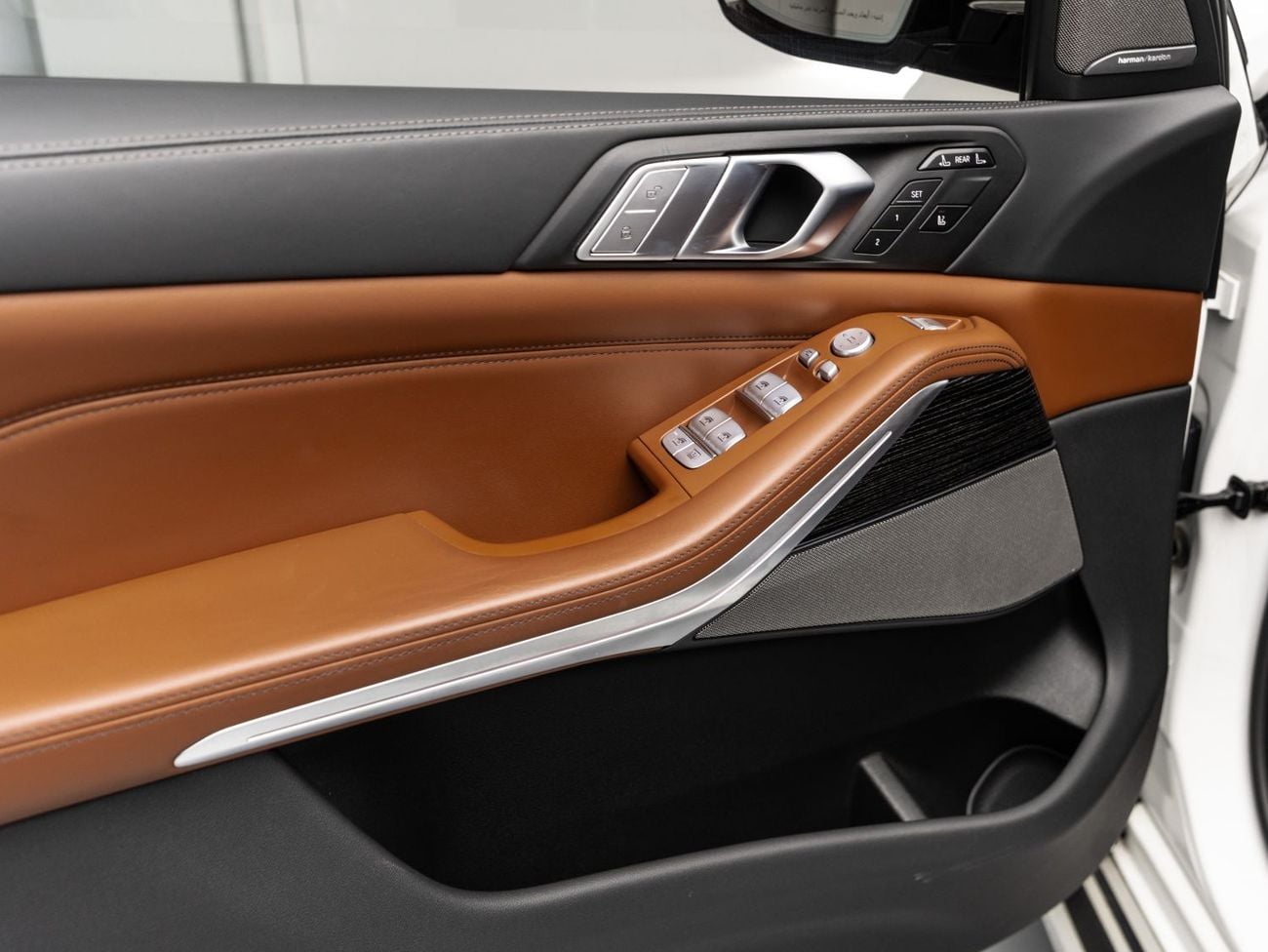 بي أم دبليو X7 2022 BMW X7 xDrive 40i, 3.0L TC I6, 4WD, 375 bhp, 7 Speed Automatic