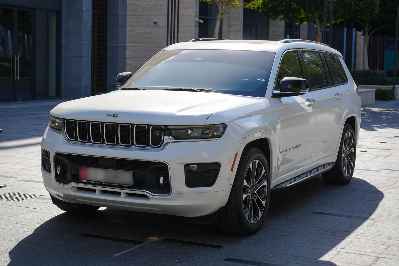 جيب جراند شيروكي overland 7seater