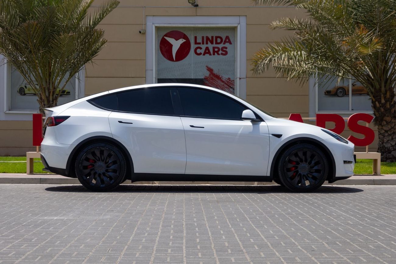 Tesla Model Y Tesla Model Y Performance 2022 GCC under Agency Warranty with Flexible Down-Payment.