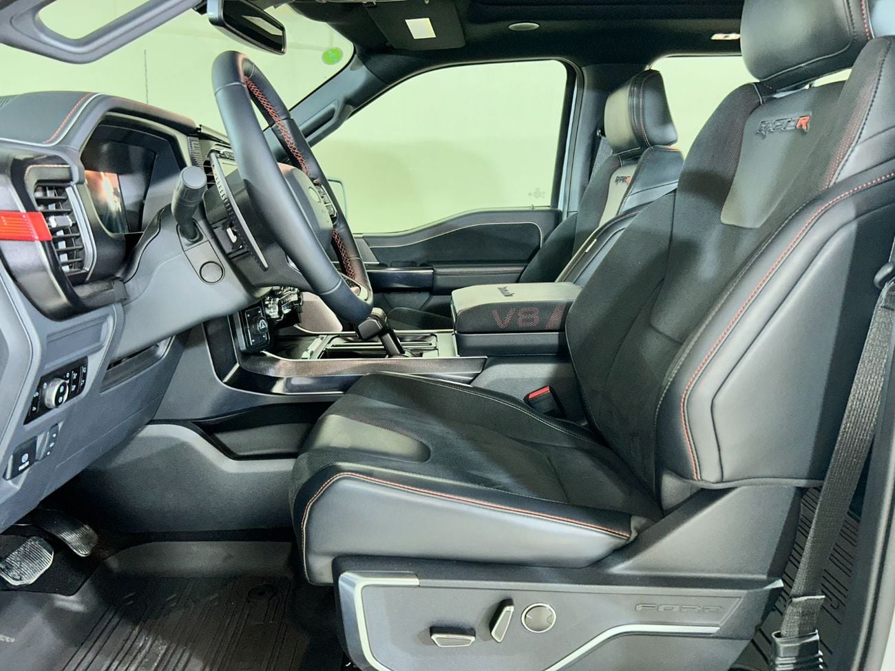 Ford F-150 RAPTOR CREW CAB LUX RP1824 /AL TAYER MOTORS / AL QOUZ SHOWROOM