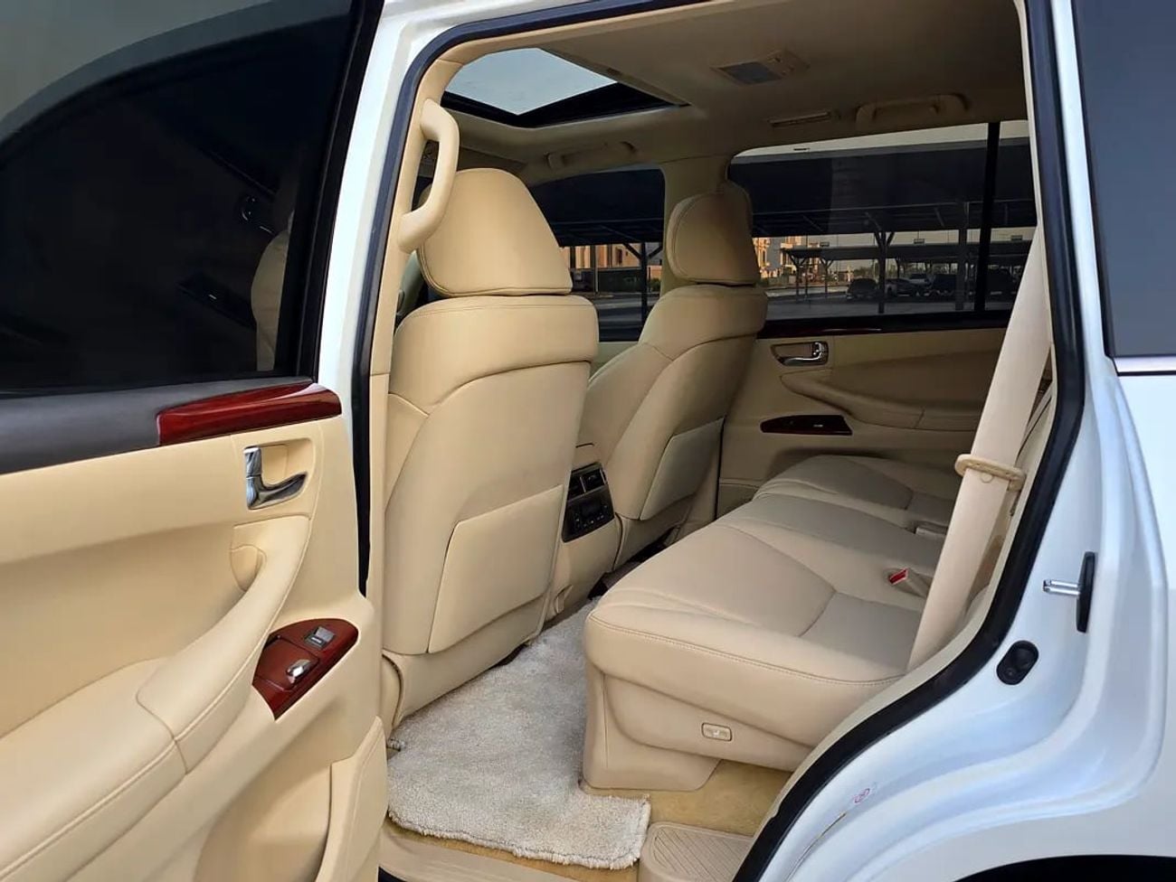 Lexus LX570 TITANIUM LX570 GCC