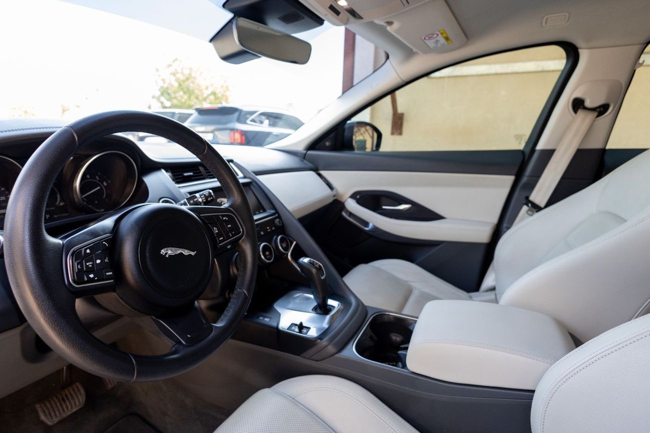 جاكوار E Pace SE P200 2.0L Jaguar E-Pace S P200 2020 GCC under Warranty with Flexible Down-Payment.