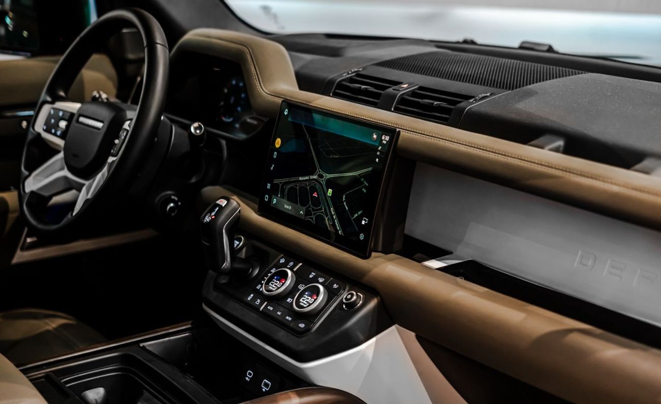 Land Rover Defender 2023 URBAN Land Rover Defender P400 HSE, Warranty Valid, Service Contract Valid, Low KMs, GCC