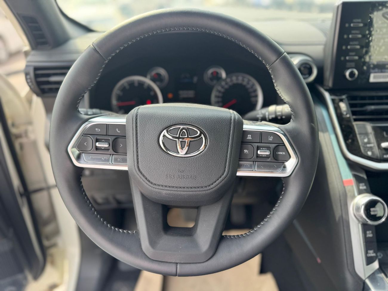 Toyota Land Cruiser GXR 4.0L 2023  EUROPEAN  SPECS WITHOUT SUNROOF