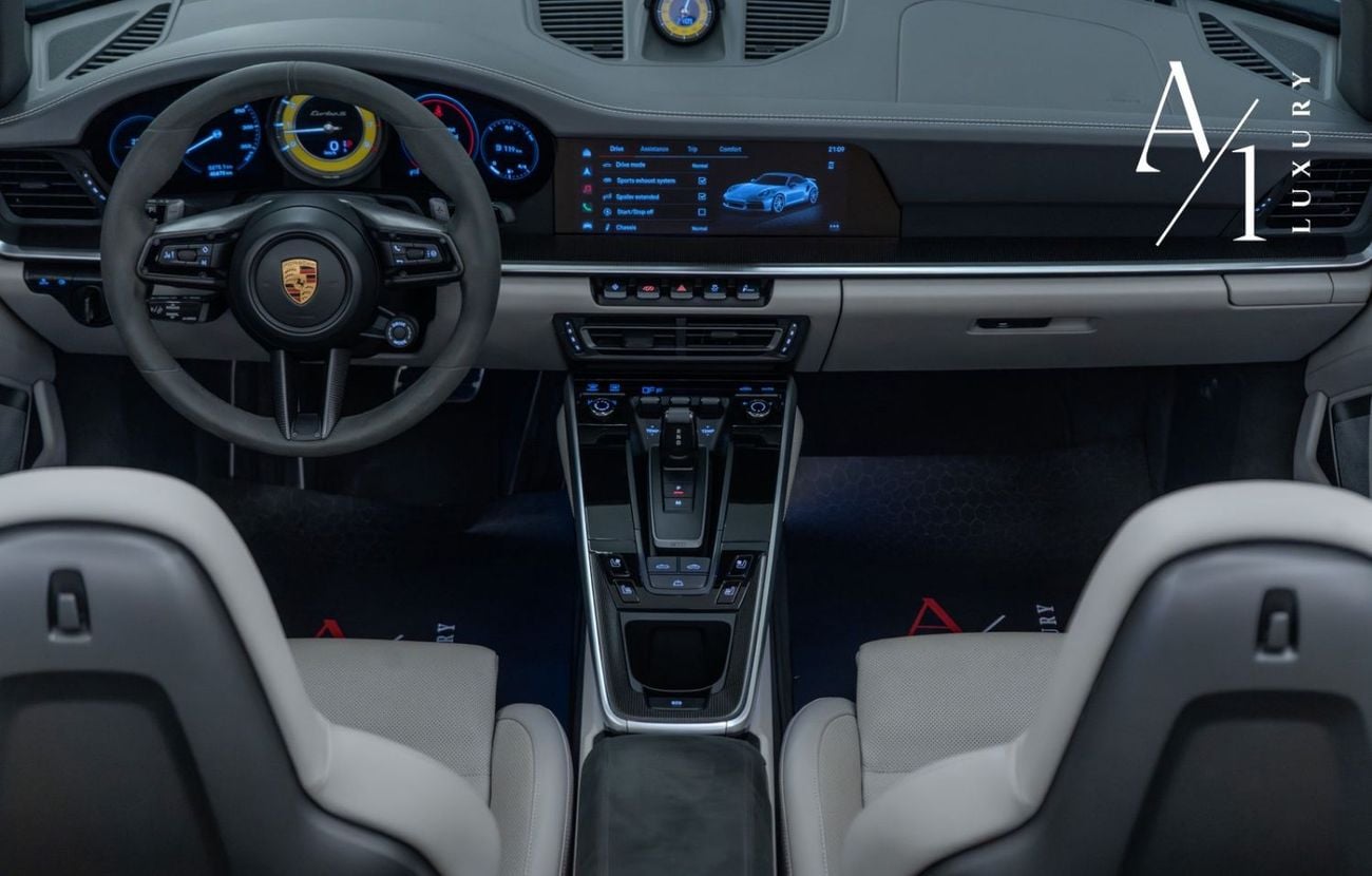 Porsche 911 Turbo S 3.8L (645 HP) Convertible 2022 Porsche 911 Turbo S, Sport Chrono Package, Full Service Histo