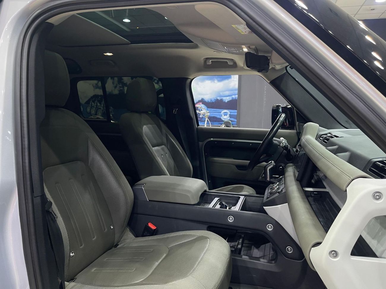 Land Rover Defender D200 110 X-Dynamic S 2.0L (5 Seater)