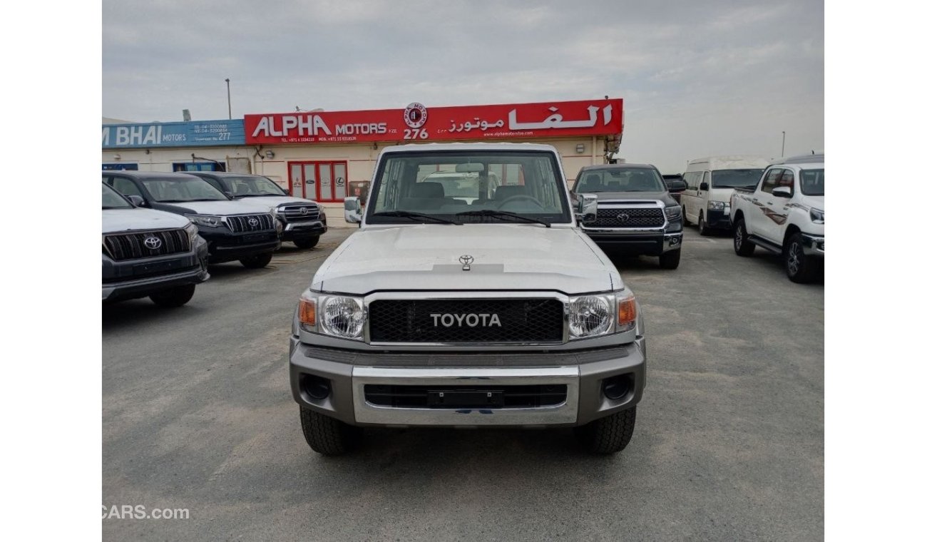 Toyota Land Cruiser Hard Top 4.0L V6 2 Doors (Mid Option)