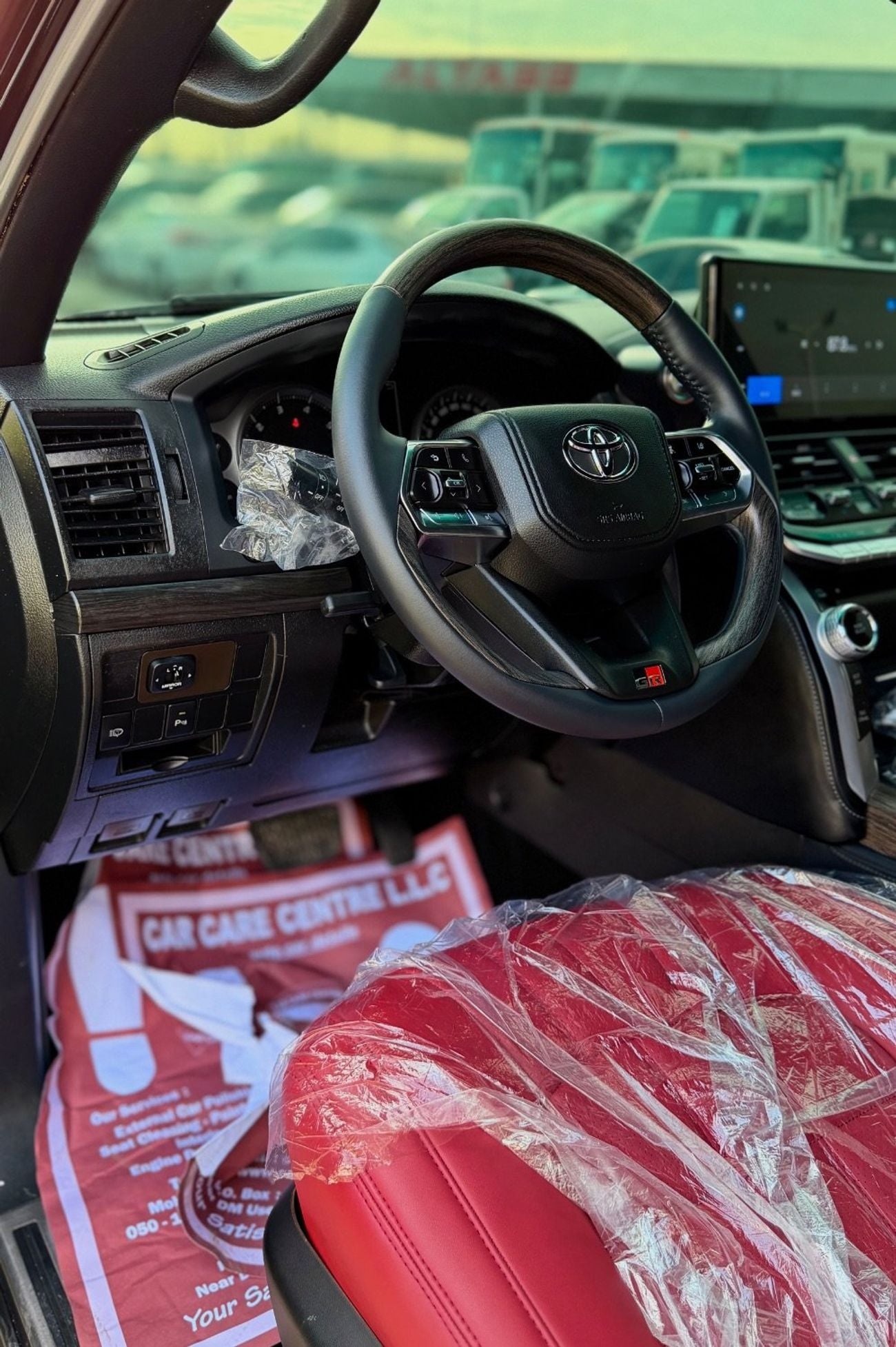 تويوتا لاند كروزر GXR 2019 Model Facelift to LC300 2025 Shape Exterior and Interior Both Car is very Clean and Perfect