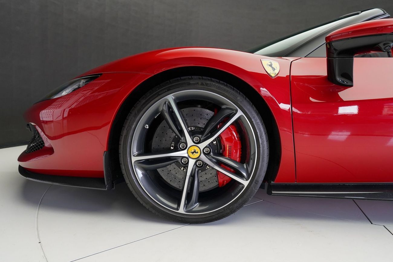 فيراري 296 GTS