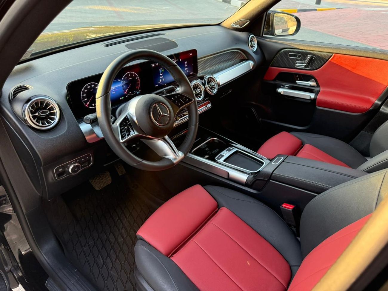 مرسيدس بنز GLB 250 Std 2.0L