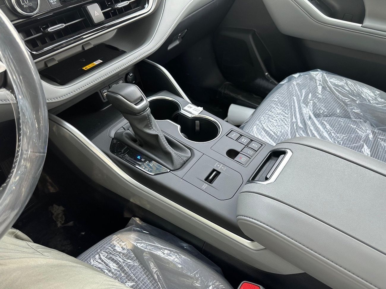 تويوتا هايلاندر 2.5L Hybrid GXR (AWD)