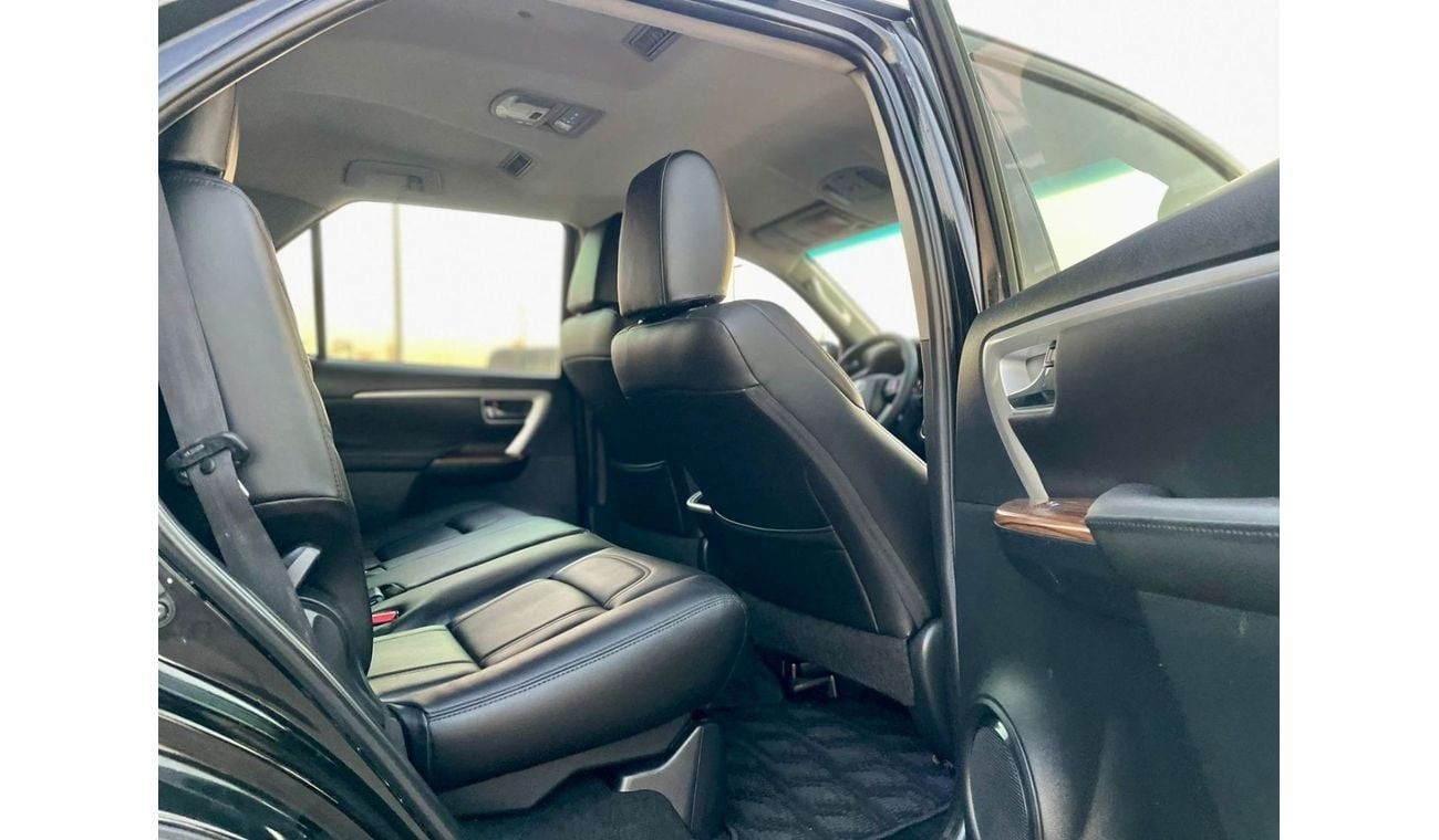 Toyota Fortuner 2016 Toyota Fortuner GX.R 4.0L V6 - AWD 4x4 - MidOption+ 7 Seater - 74,000 km