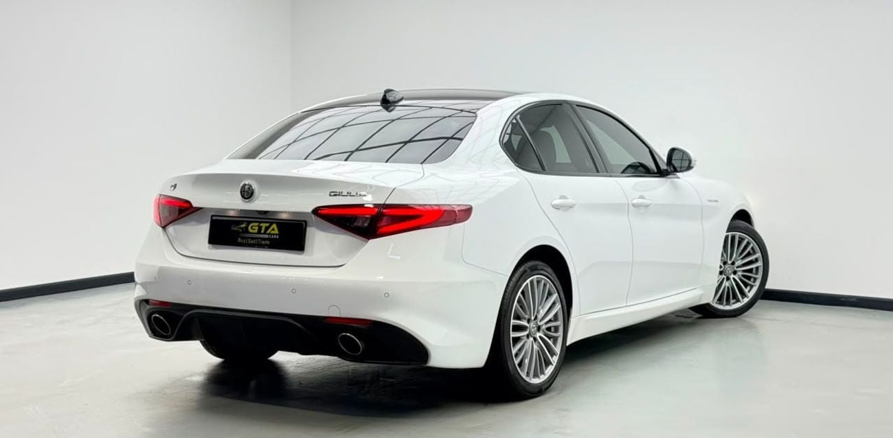 Alfa Romeo Giulia VELOCE 2018 Alfa Romeo Giulia Veloce Q4, Full Service History, Fully Loaded, Excellent Condition, GCC