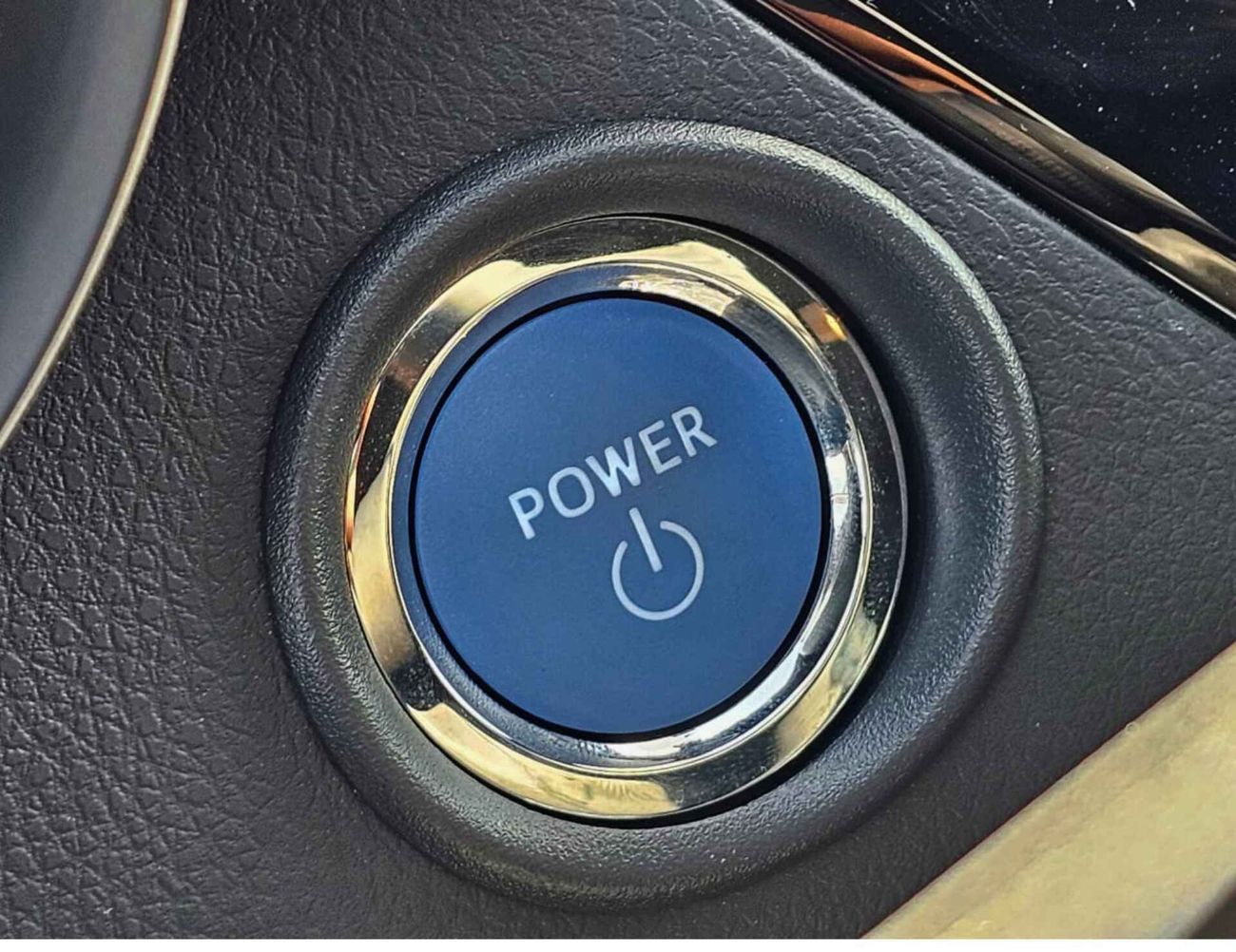 Toyota CHR LUXURY / 1.8L HYBRID / PUSH START / LEATHER SEATS / FULL OPTION (CODE# 68017)