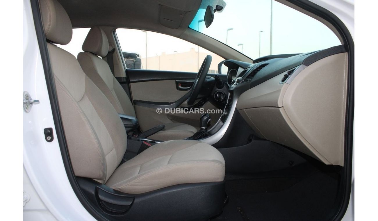Hyundai Elantra Hyundai Elantra 2015 GCC 1600cc, in excellent condition, without accidents, very clean from inside a