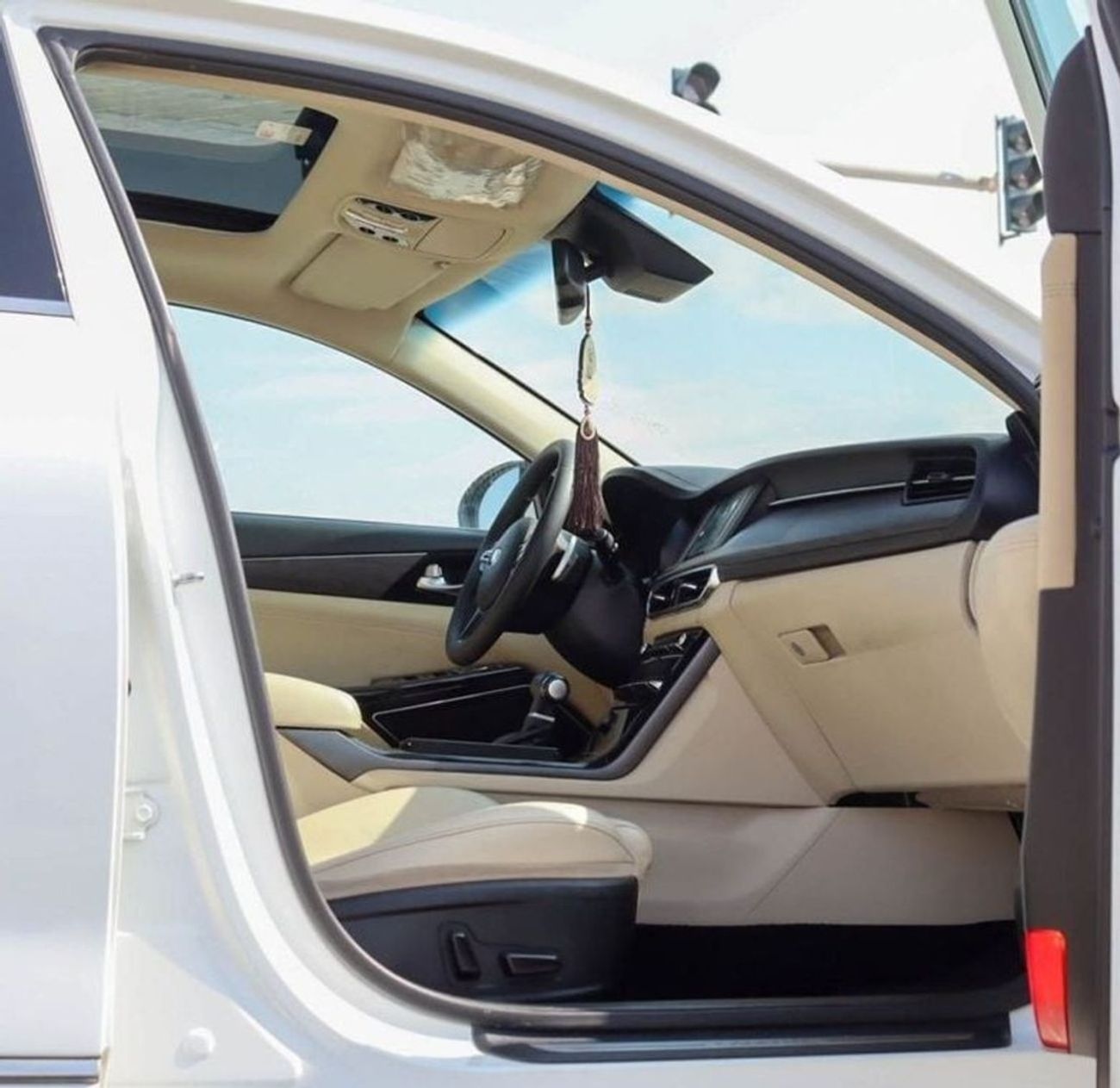 كيا كادنزا EX 3.3L KIA CADENZA V6, 2021 GCC accident-free in excellent condition 1367 P.M