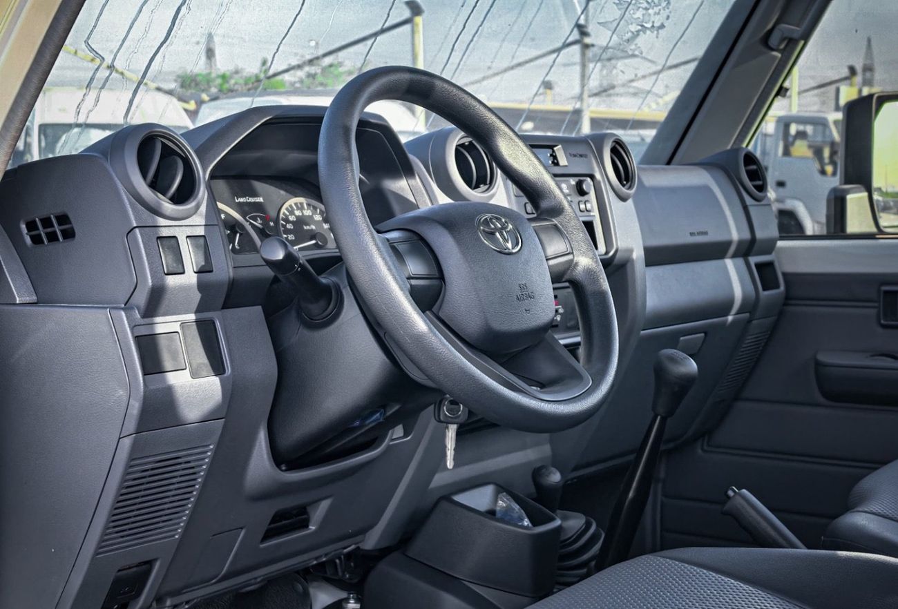 تويوتا لاند كروزر بيك آب 2025 TOYOTA LAND CRUISER 79 2.8L DIESLE MT