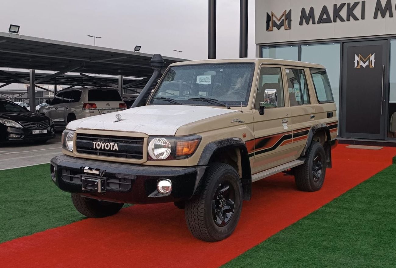 تويوتا لاند كروزر 70 تويوتا لاند كروزر  LX 70
