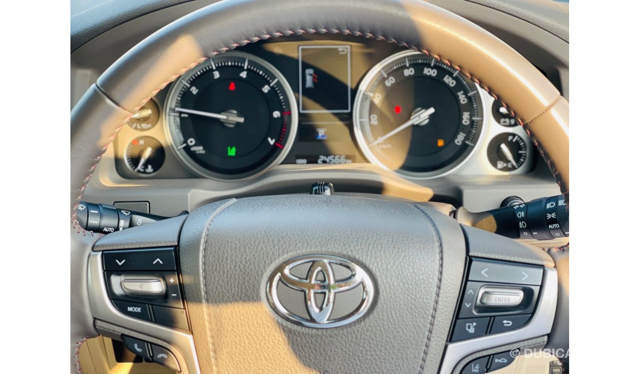 تويوتا لاند كروزر Toyota Landcruiser RHD Petrol engine model 2019 imported from Japan car very clean and good conditio