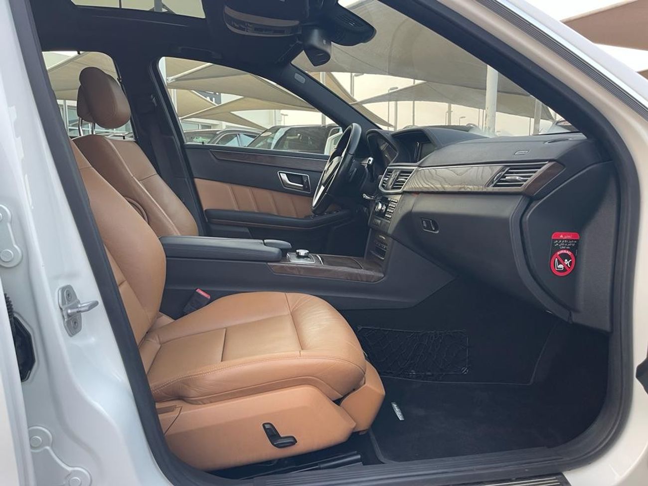 Mercedes-Benz E300 Avantgarde Mercedes E300 AMG_Gulf_2013_excellent condition_Full option