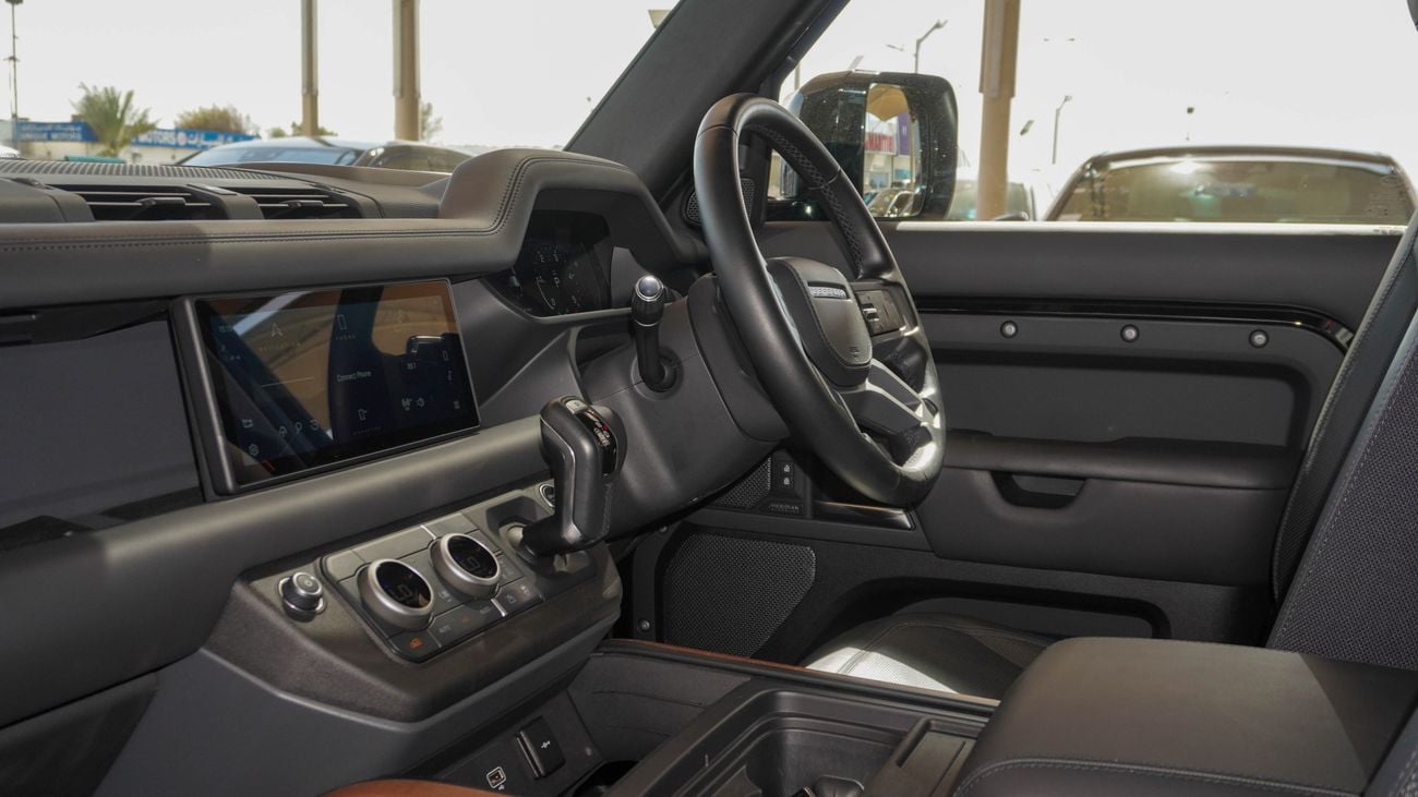 Land Rover Defender 3.0 L V6 d  RHD