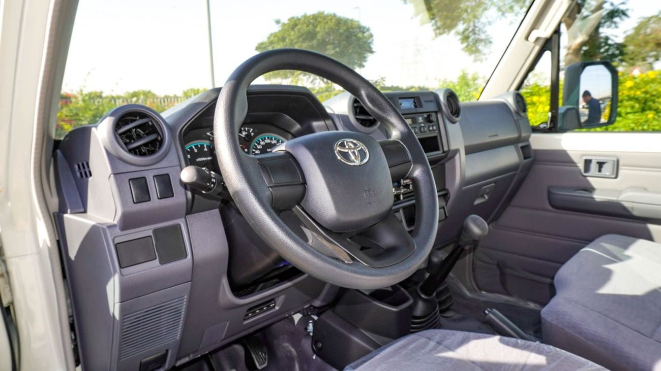 Toyota Land Cruiser 70 ECT0068 - Toyota LC78 Hardtop 3DR - 4.0L Petrol Manual White - Basic