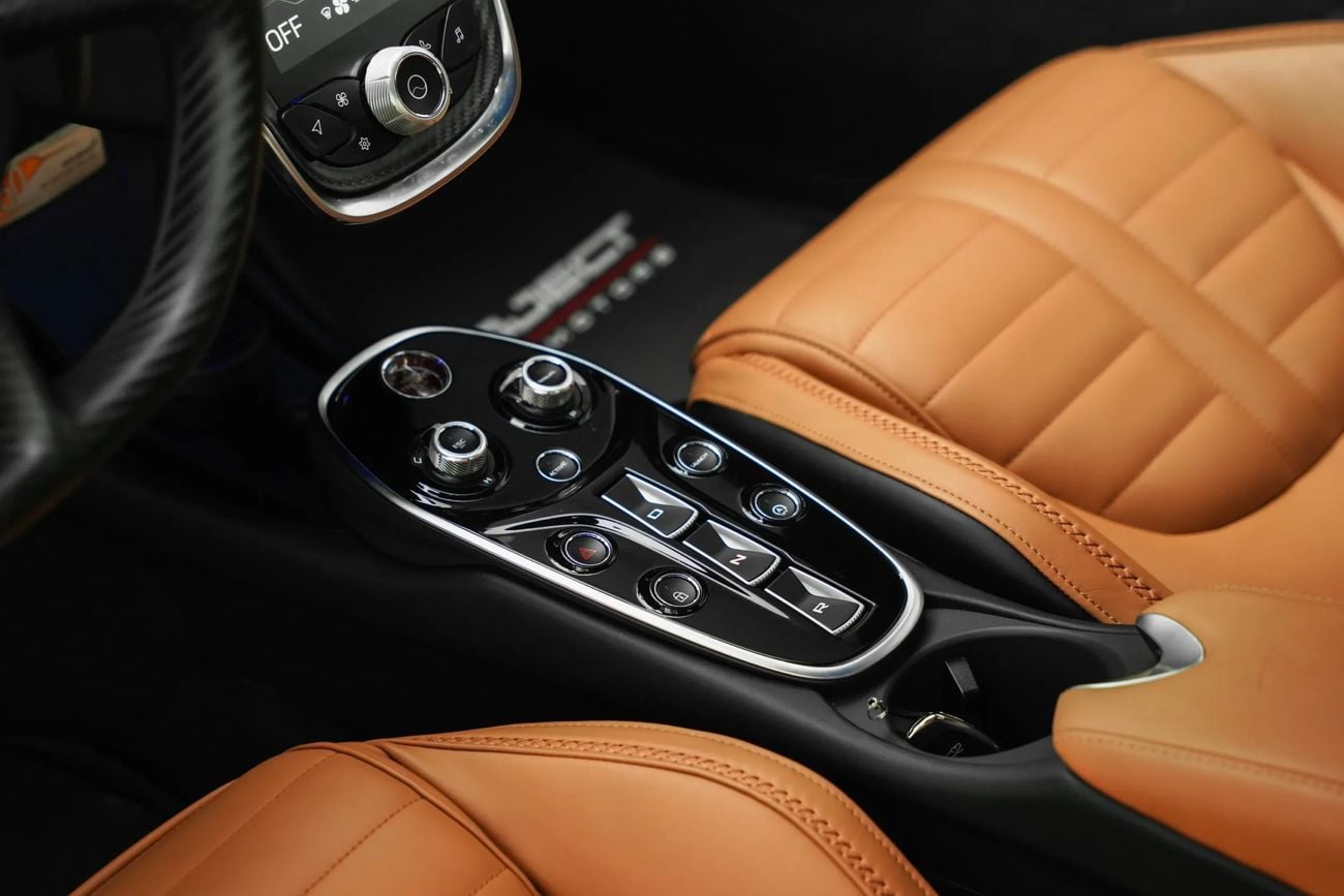 McLaren GT