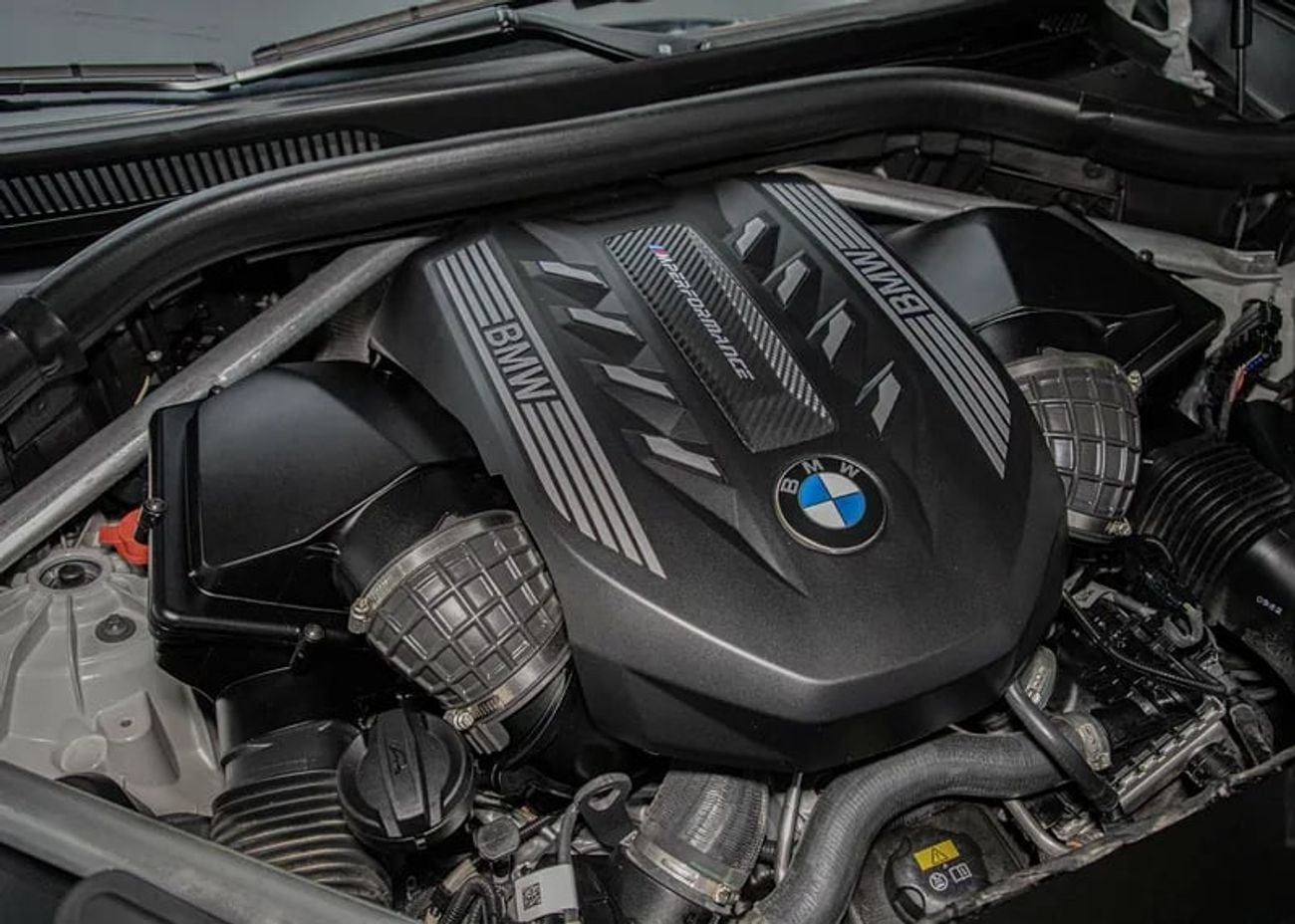 بي أم دبليو X5 M50i 4.4L