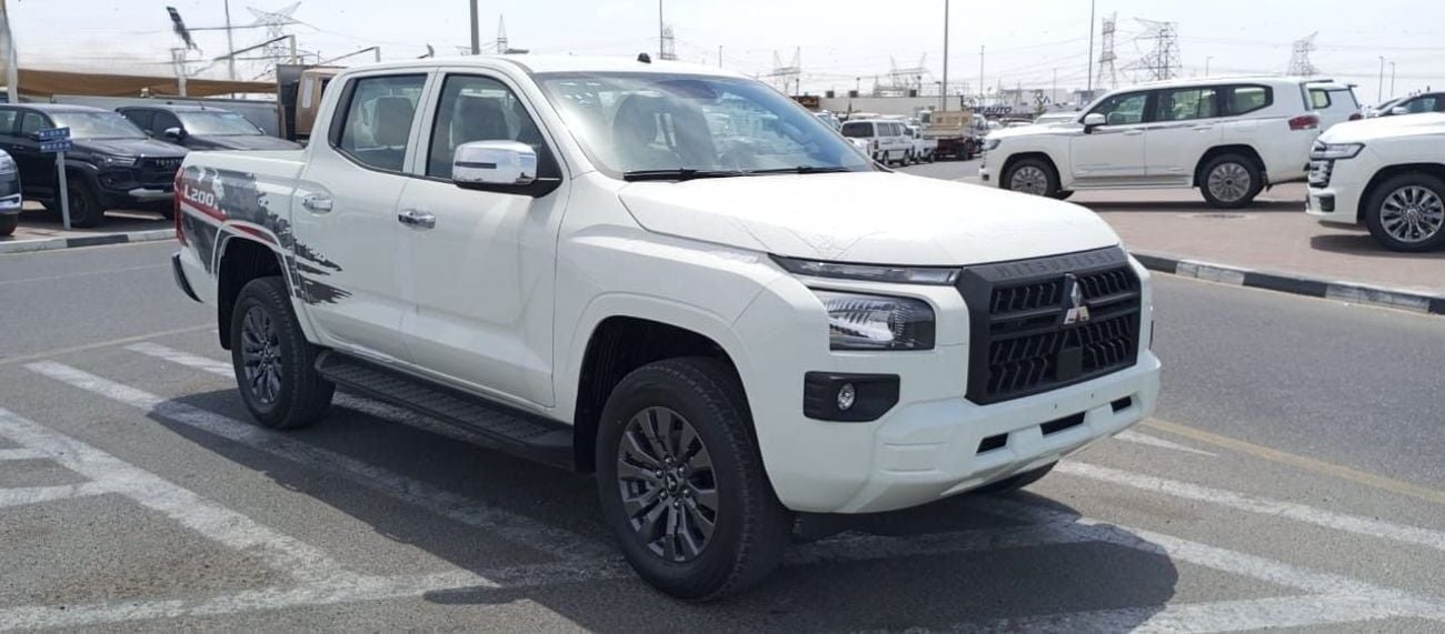 Mitsubishi L200 MITSUBISHI L200 2.4L GLS PETROL 4WD DC MT  ( 2025 MODEL)